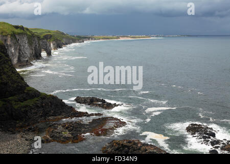 Arco grande, bianche rocce Portrush, County Antrim, Irlanda del Nord Foto Stock