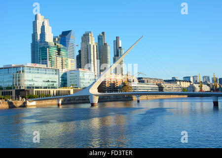 Buenos Aires - 2 Dicembre 2015: la luce del giorno. vista di Puerto Madero, l'Argentina il 2 dicembre 2015. Foto Stock