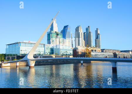 Buenos Aires - 2 Dicembre 2015: la luce del giorno. vista di Puerto Madero, l'Argentina il 2 dicembre 2015. Foto Stock