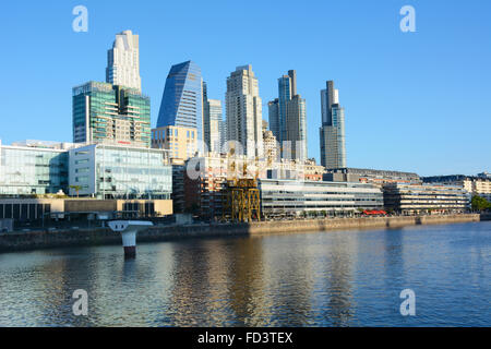 Buenos Aires - 2 Dicembre 2015: la luce del giorno. vista di Puerto Madero, l'Argentina il 2 dicembre 2015. Foto Stock