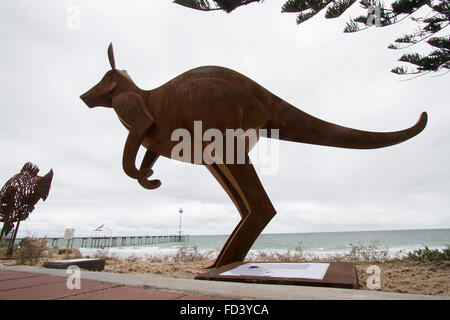 Adelaide Australia. Il 28 gennaio 2016. Una grande scultura di canguro parte della Brighton classic installazione presso la spiaggia di Brighton Adelaid Credito: amer ghazzal/Alamy Live News Foto Stock