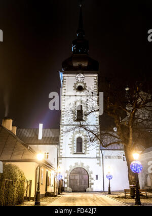 Clarisse monastero nella notte. Stary Sacz, Polonia. Foto Stock