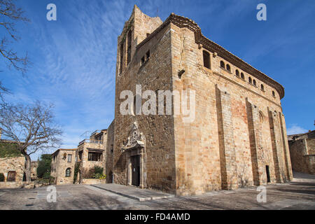 La chiesa romanica di Sant Pere in Pals, Girona, Catalogna. Foto Stock