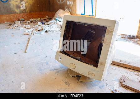 Una casa abbandonata a Bombay Beach, California, sulla riva orientale del Salton Sea Foto Stock