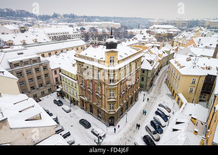 Storico case medievali su un angolo di strada Misenska e Piazza Drazickeho, quartiere Ponte Carlo a Praga, Repubblica Ceca Foto Stock