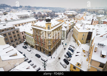 Storico case medievali su un angolo di strada Misenska e Piazza Drazickeho, quartiere Ponte Carlo a Praga, Repubblica Ceca Foto Stock