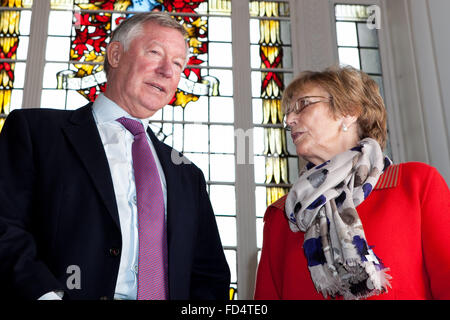 Il sir Alex Ferguson , ex manager del Manchester United Football Club , riceve la libertà di Borough di Trafford. Foto Stock