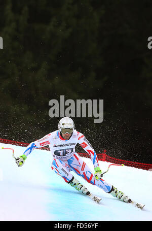 Garmisch-Partenkirchen (Germania). 28 gen, 2016. Adrien Theaux della Francia in azione durante gli uomini in discesa di formazione presso la Coppa del Mondo di Sci Alpino a Garmisch-Partenkirchen, in Germania, 28 gennaio 2016. Credito: dpa picture alliance/Alamy Live News Foto Stock