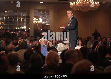 Ex Governatore della Florida e GOP candidato presidenziale Jeb Bush parla al primo nella nazione Municipio ospitato dal New Hampshire Partito Repubblicano 23 gennaio 2016 di Nashua, New Hampshire. Foto Stock