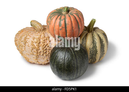 Varietà di fresco intero di zucche su sfondo bianco Foto Stock