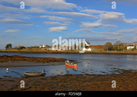 Alcune nuvole lenticolari su Bunessan sull'Isle of Mull nelle Ebridi Interne di Scozia Foto Stock