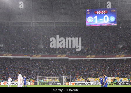 Il suo giro di tribune NSK Olimpiyskyi stadium di Kiev durante UEFA Europa League semifinale partita tra il Dnipro e Napoli Foto Stock