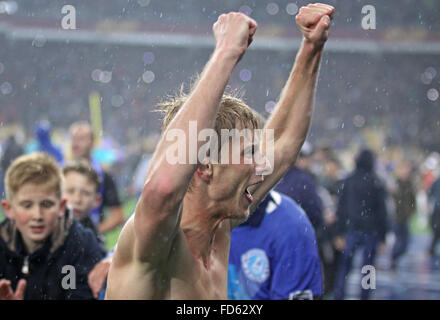 Valeriy Fedorchuk di FC Dnipro celebra la vittoria dopo la UEFA Europa League semifinale partita contro Napoli Foto Stock