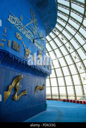 Arte in torre milad, distretto centrale, Teheran, Iran Foto Stock