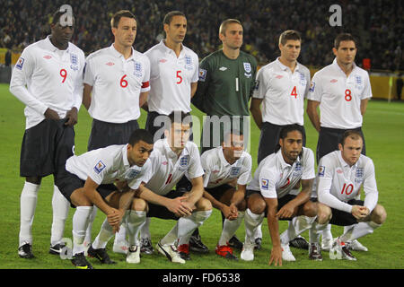 Inghilterra nazionale di calcio posa per una foto di gruppo prima della Coppa del Mondo FIFA 2010 qualificatori match contro l'Ucraina Foto Stock