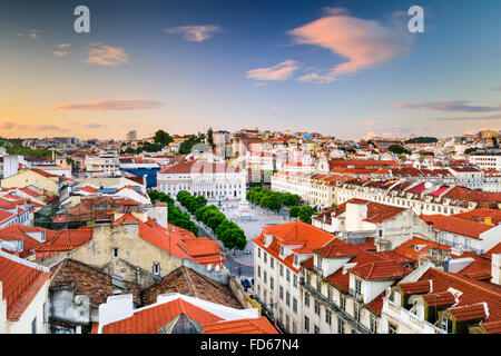 Lisbona, Portogallo skyline vista su Piazza Rossio. Foto Stock