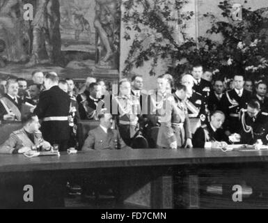 Ciano, Hitler e Ribbentrop alla firma dell'italo-tedesco patto di alleanza, 22/05/1939 Foto Stock