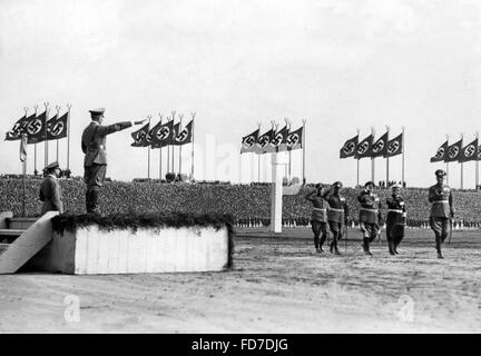 Adolf Hitler e il comandante supremo delle forze armate al Rally di Norimberga, 1937 Foto Stock