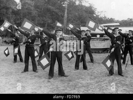 Membri del Marine-HJ durante le lezioni di Berlino Foto Stock