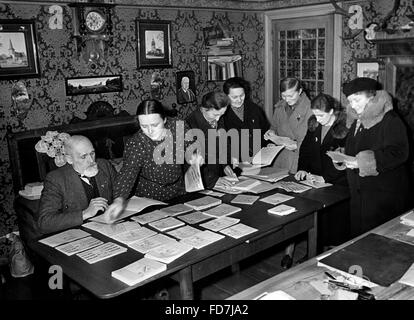 La distribuzione di razioni di cibo coupon nel distretto di Niederbarnim, 1942 Foto Stock