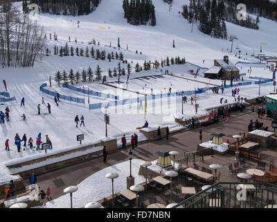 Vista dell'area di base da Park Hyatt Beaver Creek Resort, Avon, Colorado. Foto Stock