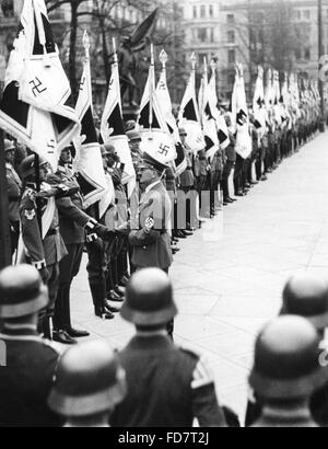 Consegna delle nuove truppe bandiere per la Wehrmacht, 1936 Foto Stock