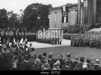 Reichswehr e SA in un rally del NSDAP a Monaco di Baviera Foto Stock