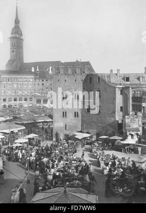 Viktualienmarkt in München Foto Stock