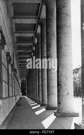 Arcade al Haus der deutschen Kunst (Casa d'arte tedesco) a Monaco di Baviera Foto Stock