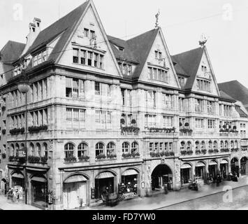 I grandi magazzini Karstadt Oberpollinger a Monaco di Baviera Foto Stock