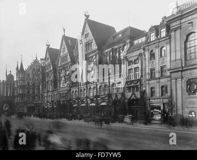 I grandi magazzini Karstadt Oberpollinger a Monaco di Baviera Foto Stock