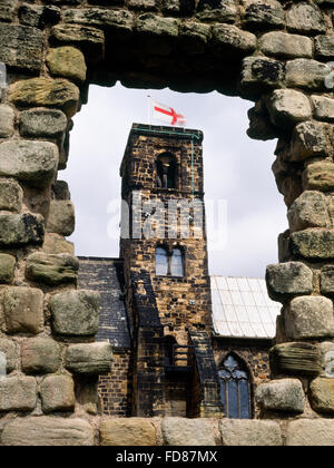 C11th torre normanna il collegamento C7th coro sassone & navata in stile vittoriano, la chiesa di St Paul, Jarrow, Tyne & Wear, England, Regno Unito Foto Stock