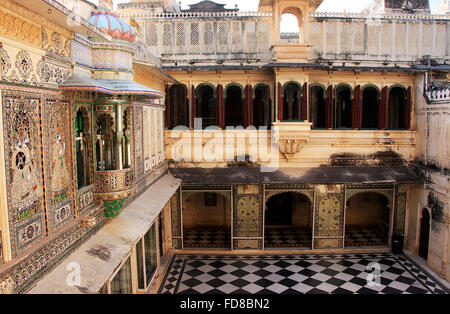 Peacock Square, City Palace complesso, Udaipur, Rajasthan, India Foto Stock