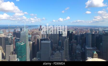 New York skyline della città e vista dall'Empire State building Foto Stock