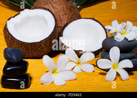 Spa Salute Pietra Fiore e noce di cocco nessuno Foto Stock