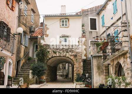 Città di Omisalj sull isola di Krk, Croazia Foto Stock