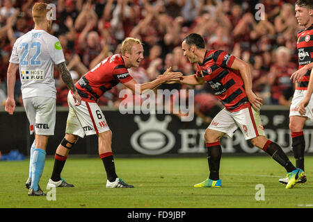 Pirtek Stadium, Parramatta, Australia. 29 gen, 2016. Hyundai un-campionato. Western Sydney Wanderers v città di Melbourne. Wanderers avanti segnare i punteggi a ponte per renderlo 2-0. Credito: Azione Sport Plus/Alamy Live News Foto Stock