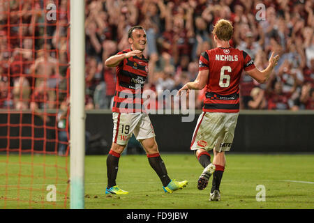 Pirtek Stadium, Parramatta, Australia. 29 gen, 2016. Hyundai un-campionato. Western Sydney Wanderers v città di Melbourne. Wanderers avanti segnare i punteggi a ponte per renderlo 3-0. Credito: Azione Sport Plus/Alamy Live News Foto Stock