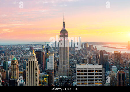New York skyline della città con Empire State Building Foto Stock