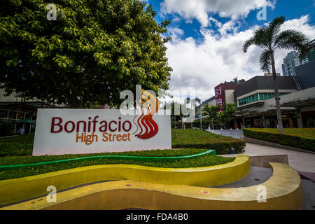 Segno per Bonifacio High Street a Bonifacio città globale, in Taguig, Metro Manila nelle Filippine. Foto Stock