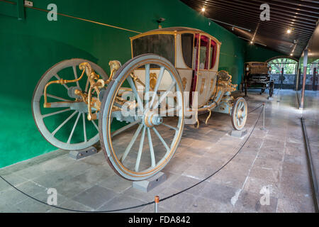 Vecchio carrello nel Museo de Historia y Antropología (Museo di Storia e Antropologia), Casa Lercaro (Lercaro casa). San Cri Foto Stock