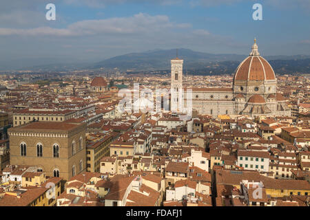 Vista della città di Firenze con la cattedrale e la chiesa di Orsanmichele, Firenze, Toscana, Italia Foto Stock