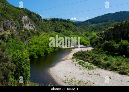 Nuova Zelanda, Dunedin. Viste della campagna dalla gola di Taieri trenino panoramico da Dunedin a Pukerangi round trip. Foto Stock