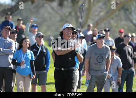 San Diego, California, Stati Uniti d'America. 29 gen, 2016. Il 29 gennaio 2016, San Diego, California, Stati Uniti d'America | agricoltori assicurazioni Open Day 2- Pat Perez germogli da La ruvida sul foro 14 del Sud corso. | mandatory Photo Credit: Foto di Charlie Neuman/San Diego Union-Tribune/©2016 San Diego Union-Tribune, LLC Credit: Charlie Neuman/U-T San Diego/ZUMA filo/Alamy Live News Foto Stock