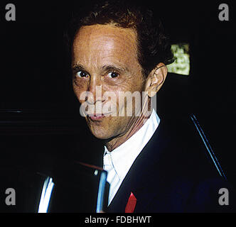 Washington, DC, Stati Uniti d'America, 10 dicembre 1992 Joel Grey all AIDS cena a lume di candela a marzo davanti alla Casa Bianca. Credito: Mark Reinstein Foto Stock