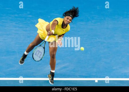 Melbourne, Australia. 30 gen, 2016. Serena Williams di Stati Uniti d'America in azione nella finale delle donne contro Angelique Kerber della Germania il giorno tredici del 2016 Australian Open Grand Slam torneo di tennis a Melbourne Park a Melbourne, Australia. Sydney bassa/Cal Sport Media/Alamy Live News Foto Stock