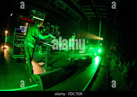 Cambiano d'Agogna Italia. Il 29 gennaio 2016. La rock band italiana SUBSONICA suona dal vivo sul palco del music club fenomeno durante il 'Una Foresta Nei Club Tour 2016' Credit: Rodolfo Sassano/Alamy Live News Foto Stock