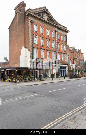 La Barclays Bank Building di Barnes, London, SW13. La banca prevede di chiudere il suo locale 'villaggio' uscita così di allontanare i clienti Foto Stock