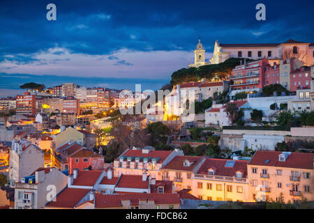 Lisbona. Immagine di Lisbona, Portogallo durante il blu crepuscolo ora. Foto Stock