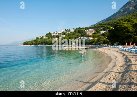 Kroatien, Dalmatien, Riviera di Makarska, Strand von Baska Voda Foto Stock